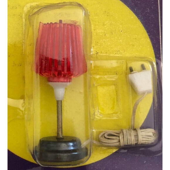 Vintage Miniature Electric Lamp Dollhouse Sealed 1041 Red Lampshade - Picture 2 of 3